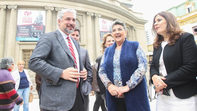 Firman acuerdo que permitirá restaurar el Teatro Municipal de Viña tras el 27/F