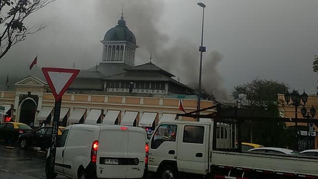 Principio de incendio afectó al Mercado Central
