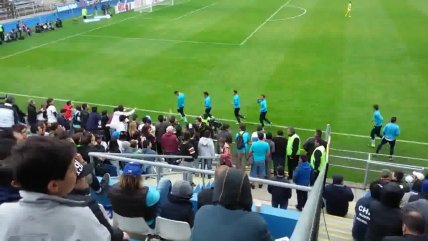 Miembros de la banca de U. Católica discutieron con hinchas de Colo Colo