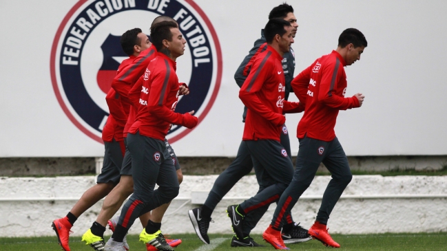 Selección chilena cumplió con su primer entrenamiento de cara al choque con Brasil