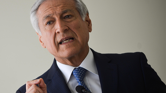 Bolivia ofreció avión a canciller Muñoz para asistir a entrevista en La Paz