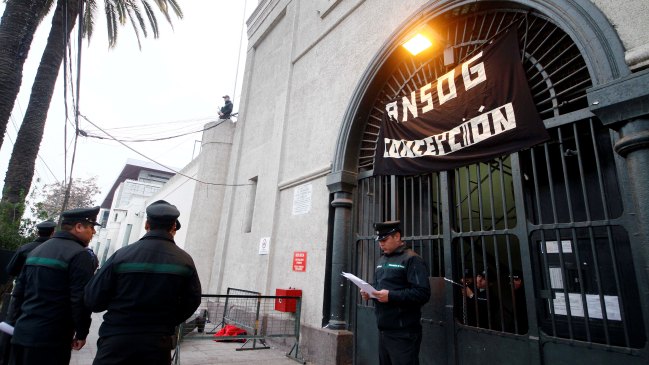 Funcionarios de Gendarmería y Justicia sostendrán mesa de trabajo este martes