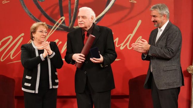 Augusto de Campos recibió el Premio Iberoamericano de Poesía en La Moneda