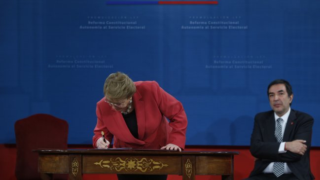 Presidenta Bachelet promulgó ley que da autonomía al Servel