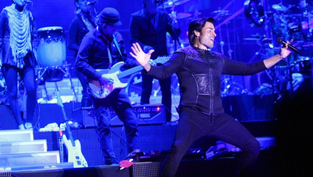 Chayanne volvió a enamorar a sus fieles fanáticas chilenas