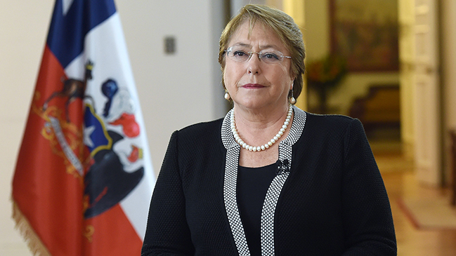 Bachelet: Congreso definirá mecanismo para nueva Constitución