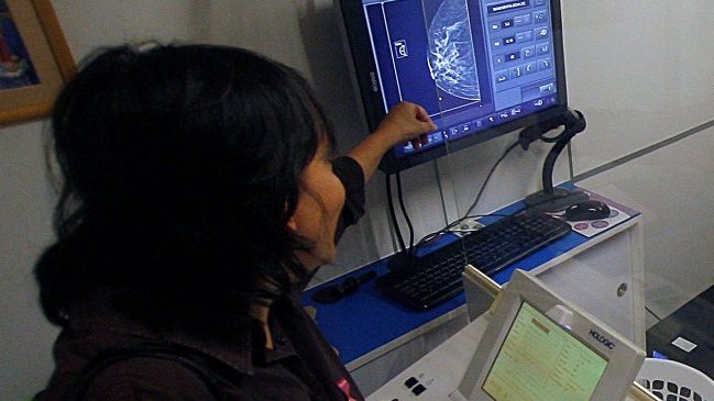 SII evalúa prorrogar hasta 2016 aplicación de IVA a exámenes de laboratorio