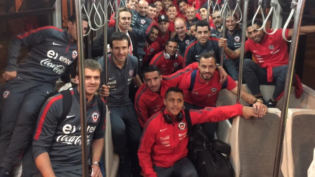 La selección chilena tuvo un regreso triunfal desde Lima