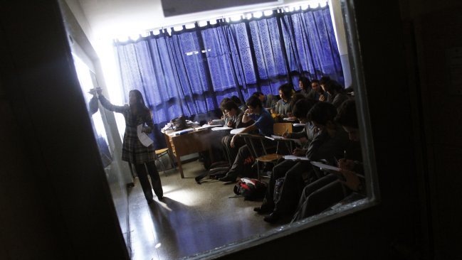 Día del Profesor: Radiografía a los docentes en Chile