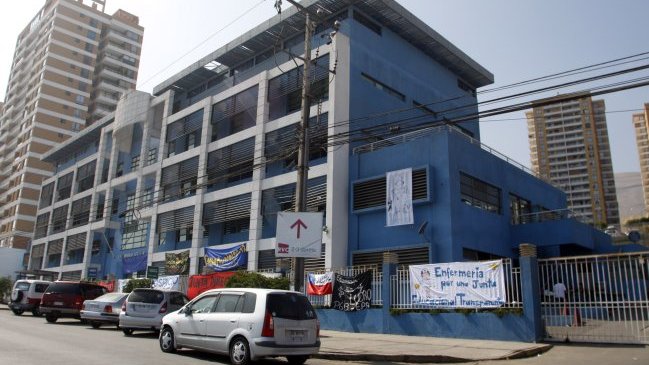 Ex alumnos de Universidad del Mar arriesgan ser embargados por deudas impagas