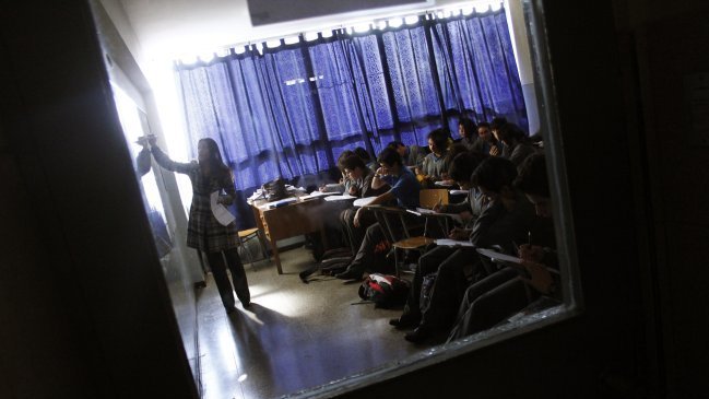 Día del Profesor: Radiografía a los docentes en Chile