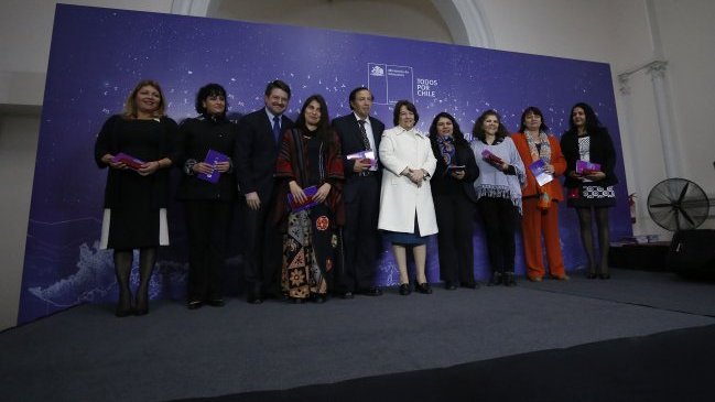 Gobierno conmemoró el Día del Profesor con variadas actividades