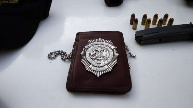 Recuperan placa de funcionaria policial tras un operativo en Talca