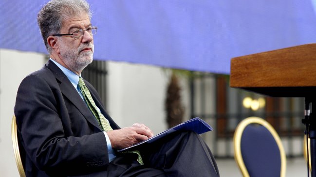 Eduardo Engel: Parlamentarios investigados deberían abstenerse de votar al fiscal nacional