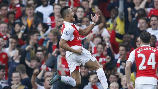 Rio Ferdinand: Mis hijos me pidieron la camiseta de Alexis Sánchez