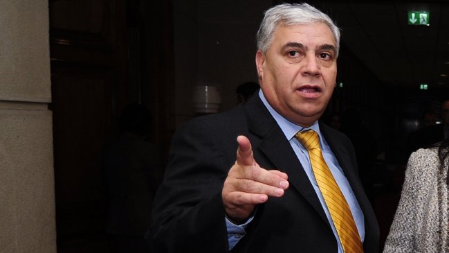 Diputado Celso Morales rechazó polémica por fotos con asesora