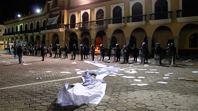 Una turba linchó a dos encuestadores: Creían que eran secuestradores de niños