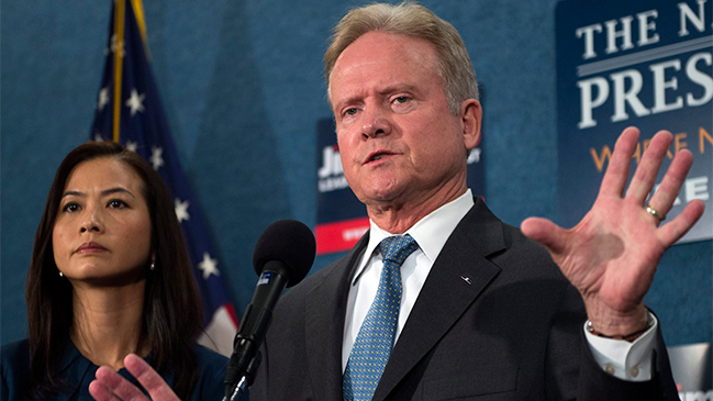 Presidenciales: Jim Webb abandonó primarias demócratas de EE.UU.