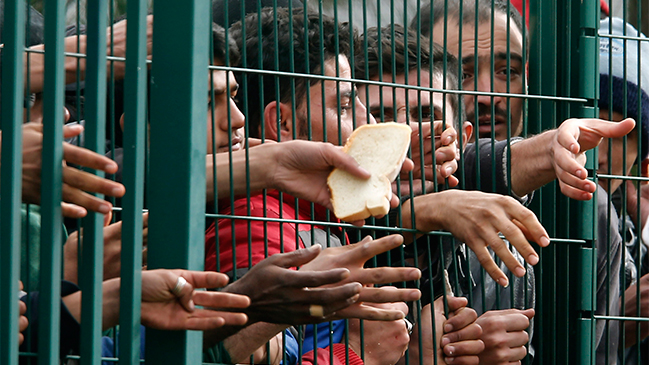 Incendio quemó la mitad de un centro de refugiados en la frontera eslovena
