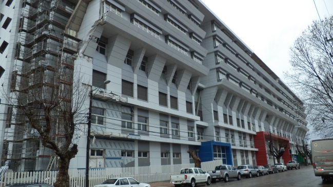 Hombre murió frente a Hospital de Talca tras esperar cuatro horas por atención