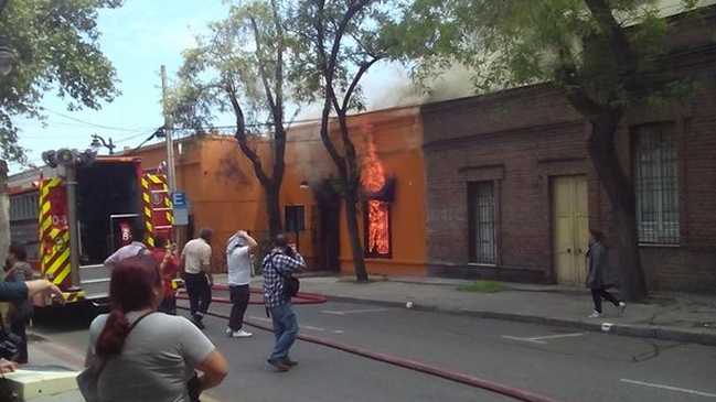 Incendio afectó a vivienda en pleno barrio Bellavista