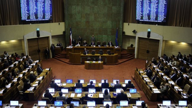 De 1.700 millones a sólo mil pesos: Subcomisión rebajó gastos reservados de la Presidencia