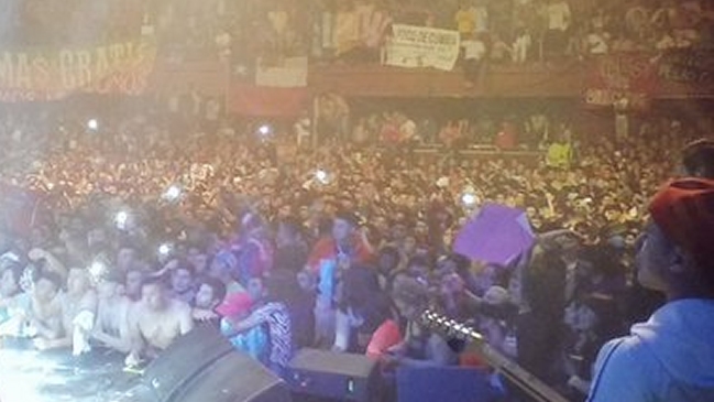 Recital de Damas Gratis en el Teatro Caupolicán terminó con desórdenes