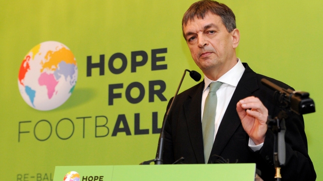 Jerome Champagne anunció su candidatura a la presidencia de la FIFA