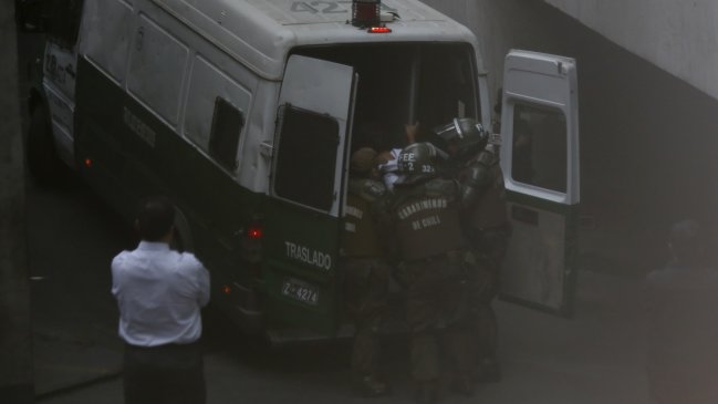 Sujeto se suicidó cuando era trasladado por Carabineros en un carro policial