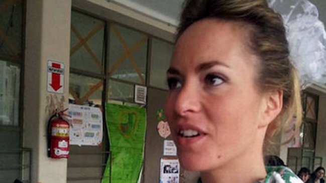 De la urna a la iglesia: Mujer fue a votar vestida de novia en Argentina