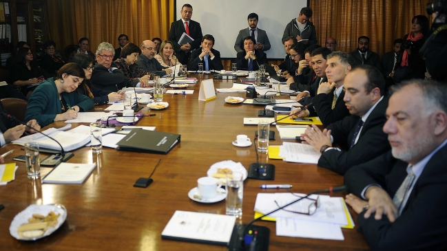 Despenalización del aborto arriesga postergación indefinida en el Congreso