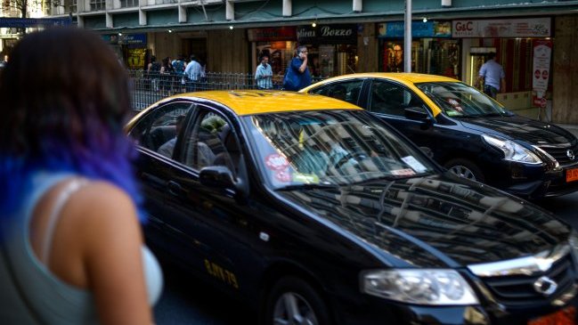 Seremi anunció el regreso de la tarifa nocturna a los taxis de la capital