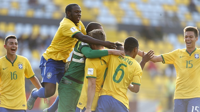 Brasil avanzó con lo justo a cuartos de final del Mundial Sub 17