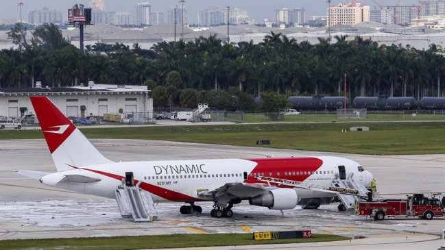 Incendio en avión rumbo a Venezuela desde EE.UU. deja al menos 15 heridos