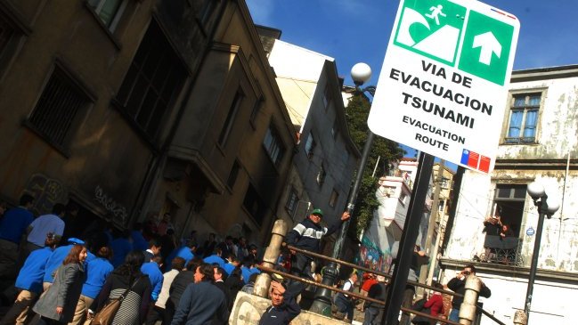 Intendente analizó puntos a mejorar tras simulacro de terremoto en Valparaíso