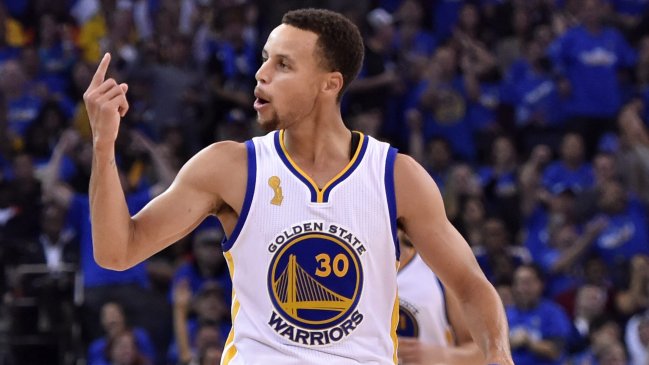 Stephen Curry lideró a Golden State Warriors al triunfo ante New Orleans Pelicans