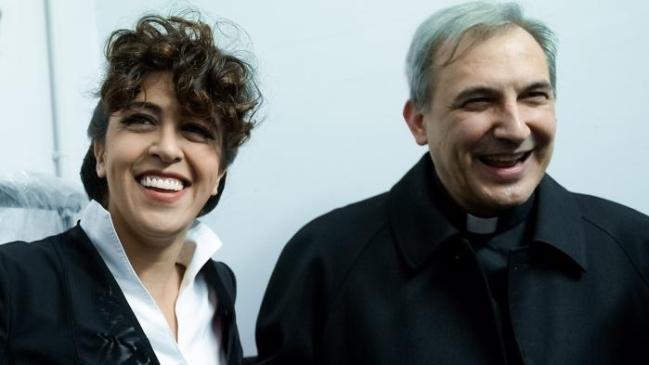 Ex consejera detenida en el Vaticano acusó al sacerdote español de la filtración