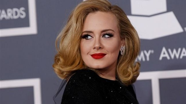 Adele irrumpe con 