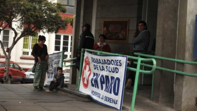 Médico del Hospital de La Serena: Estamos en la UTI conectados al respirador mecánico