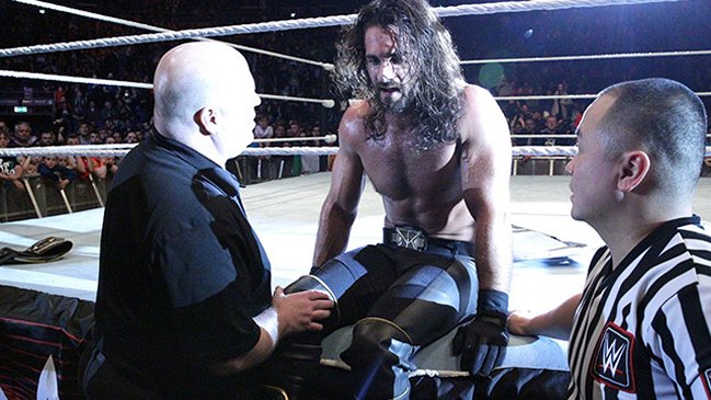 Seth Rollins dejó vacante el título de WWE tras sufrir grave lesión de rodilla