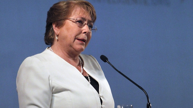 Bachelet: No es fácil exigir a las élites que se sometan con humildad al escrutinio ciudadano