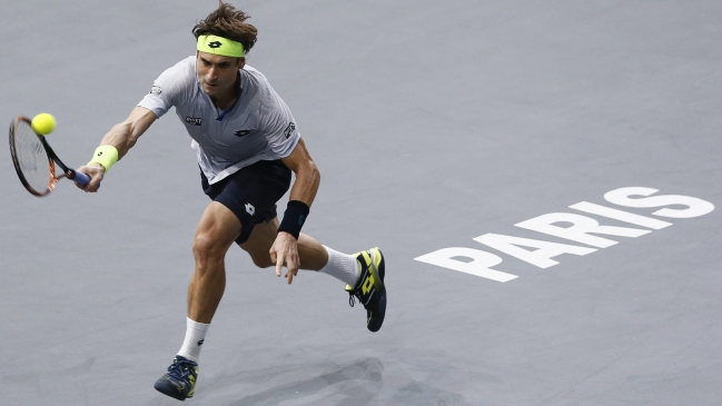 David Ferrer batalló ante John Isner para instalarse en semifinales de París-Bercy