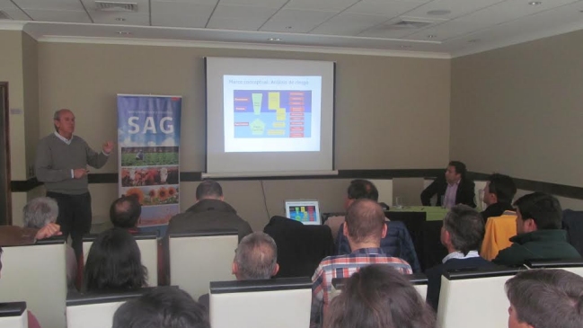 SAG orienta a productores avícolas para evitar entrada de gripe aviar