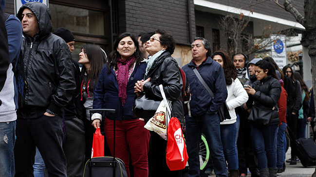 Académicos: No es que el chileno hable mal, sólo lo hacemos distinto