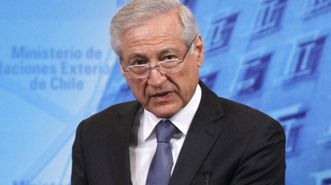 Canciller se manifestó abierto a dialogar con Bolivia tras palabras de Hollande