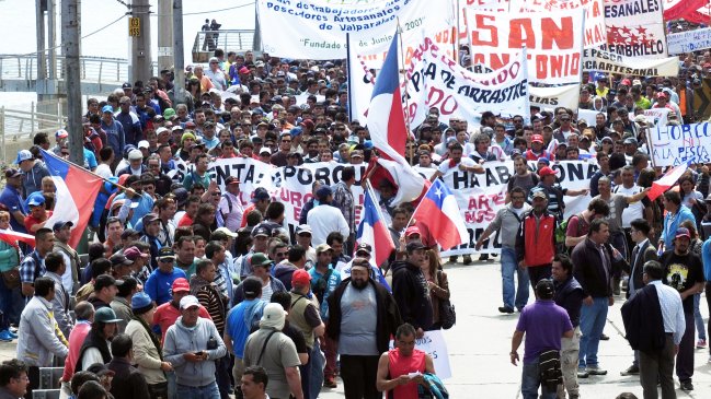 Pescadores marcharon hasta el Congreso para pedir fin de pesca de arrastre de jibia