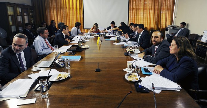 Comisión de Constitución despachó proyecto que sanciona colusión con cárcel efectiva