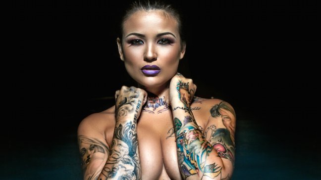 Tatuadora más sexy de Colombia llegará a Chile por primera vez