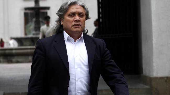 Navarro: Ministro Burgos es duro con algunos senadores y blando con otros