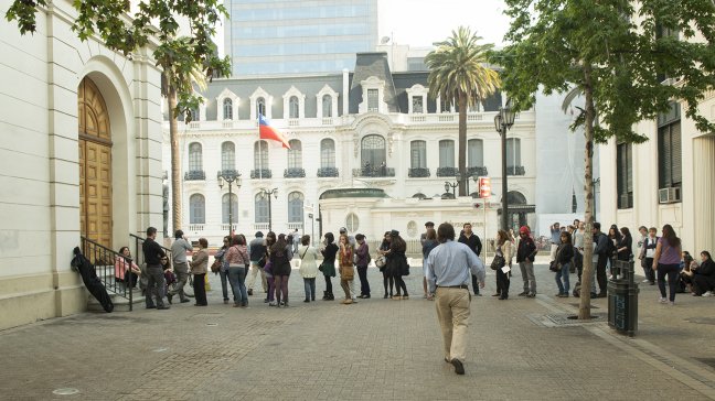 Teatro Municipal realizará este fin de semana una venta de vestuarios y escenografías